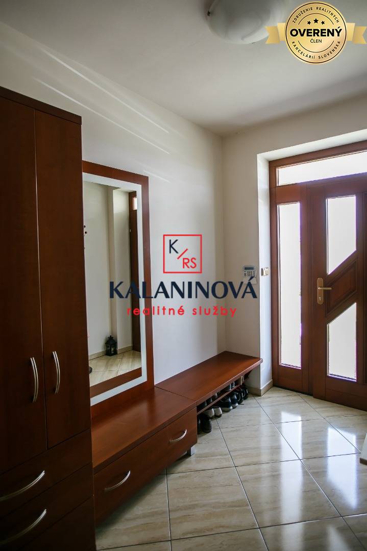 3 IMG_3445 chodba1.jpg